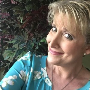 Meet your Posher, Brenda
